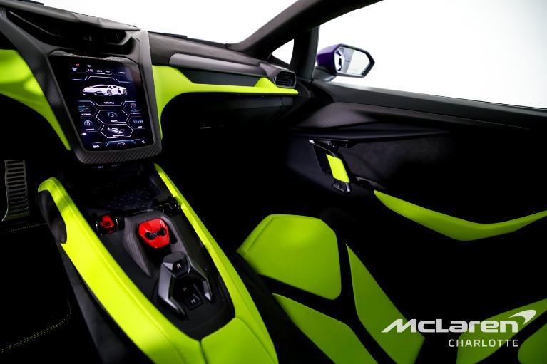 Used-2025-Lamborghini-Revuelto