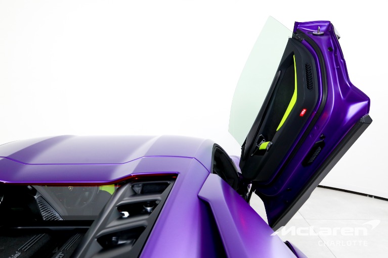 Used-2025-Lamborghini-Revuelto