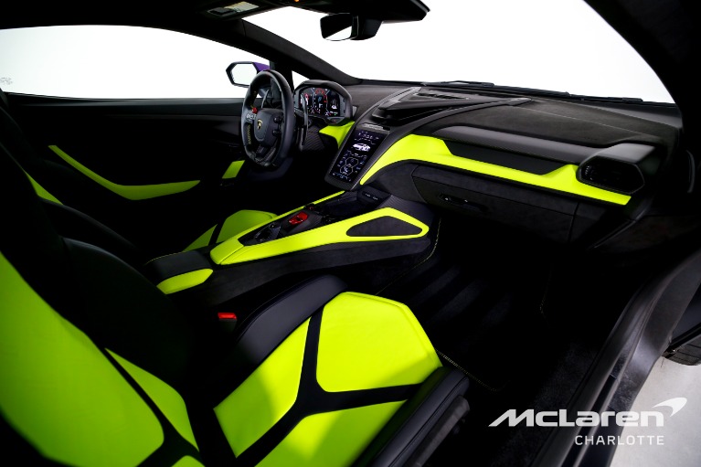 Used-2025-Lamborghini-Revuelto