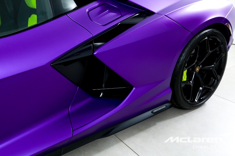 Used-2025-Lamborghini-Revuelto