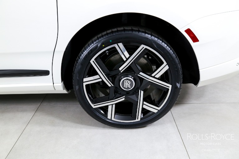 New-2026-Rolls-Royce-Black-Badge-Cullinan