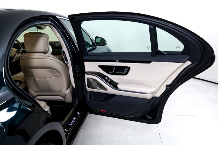 Used-2024-Mercedes-Benz-S-Class-S-580-4MATIC