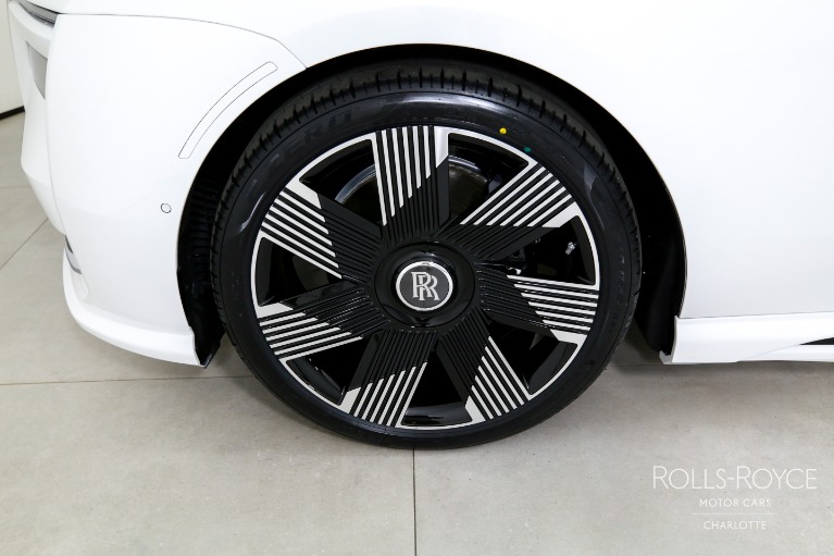 Used-2024-Rolls-Royce-Spectre