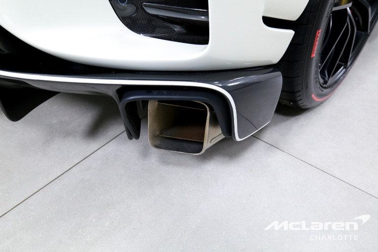 Used-2022-Ferrari-812-Competizione