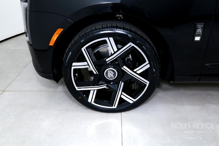 New-2026-Rolls-Royce-Black-Badge-Cullinan