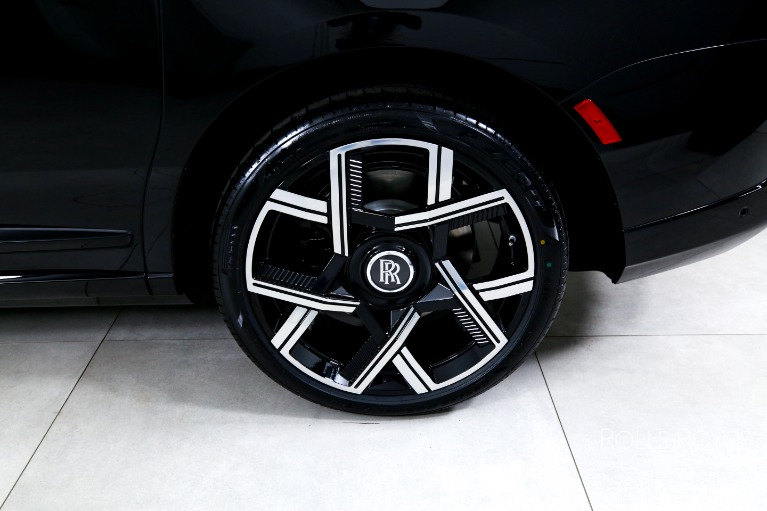 New-2026-Rolls-Royce-Black-Badge-Cullinan