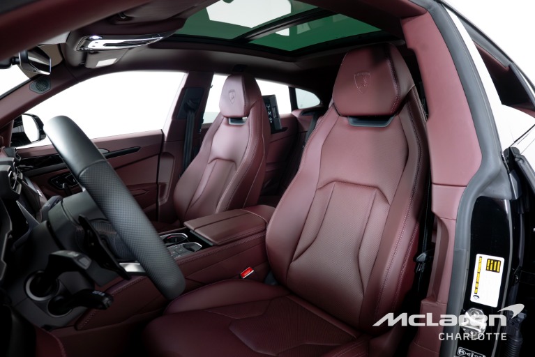 Used-2025-Lamborghini-Urus-SE