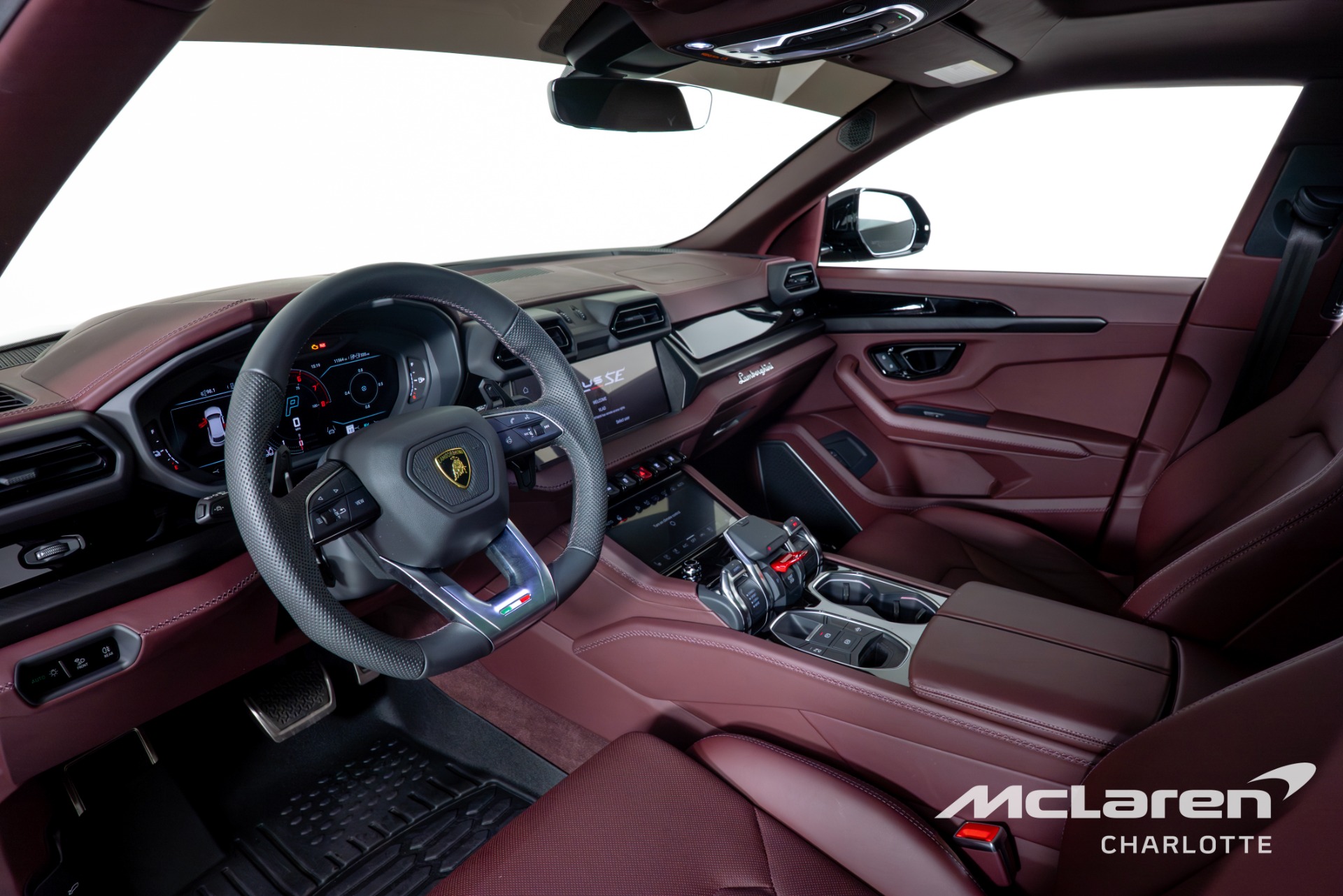 Used 2025 Lamborghini Urus SE | Charlotte, NC