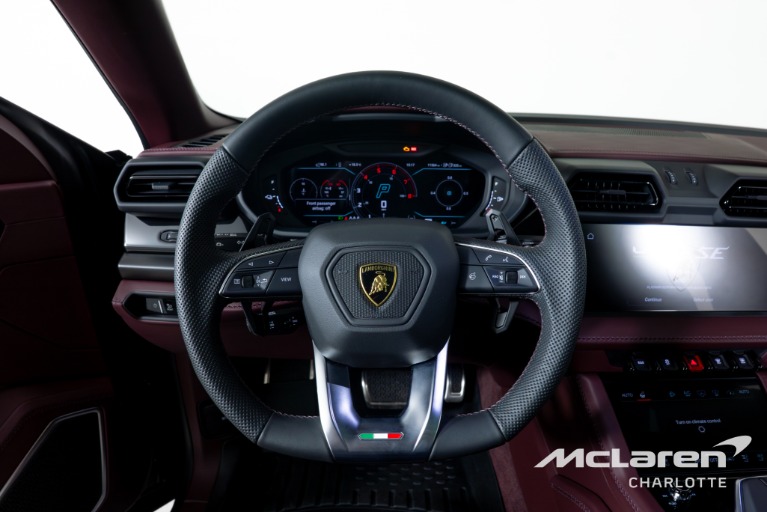 Used-2025-Lamborghini-Urus-SE