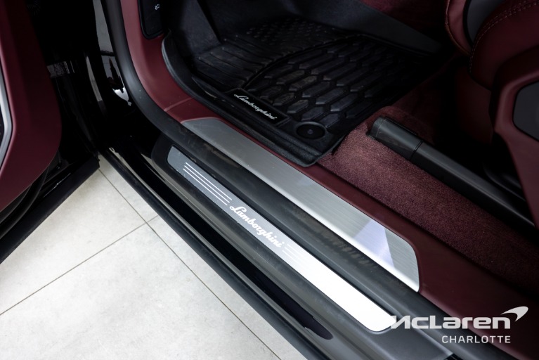 Used-2025-Lamborghini-Urus-SE