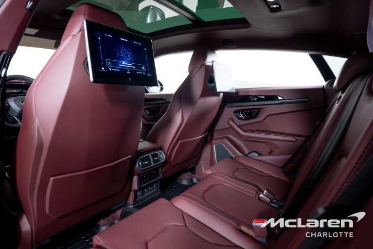 Used-2025-Lamborghini-Urus-SE