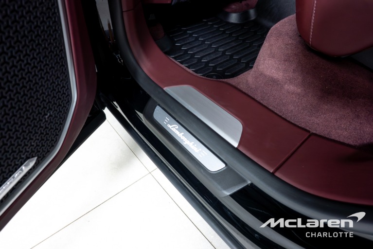 Used-2025-Lamborghini-Urus-SE