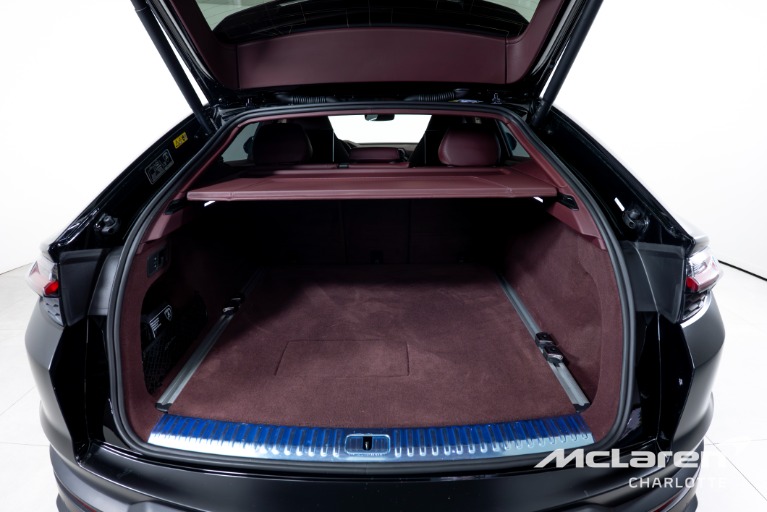 Used-2025-Lamborghini-Urus-SE