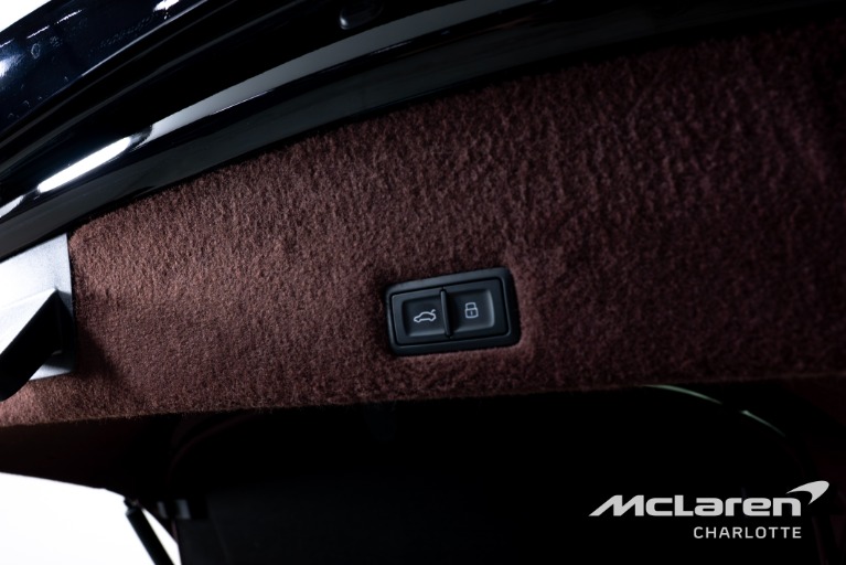 Used-2025-Lamborghini-Urus-SE