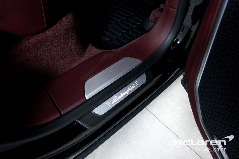 Used-2025-Lamborghini-Urus-SE