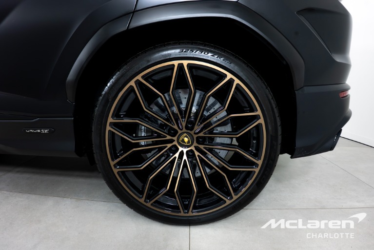 Used-2025-Lamborghini-Urus-SE