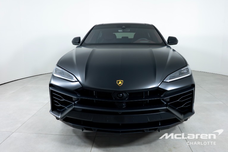 Used-2025-Lamborghini-Urus-SE