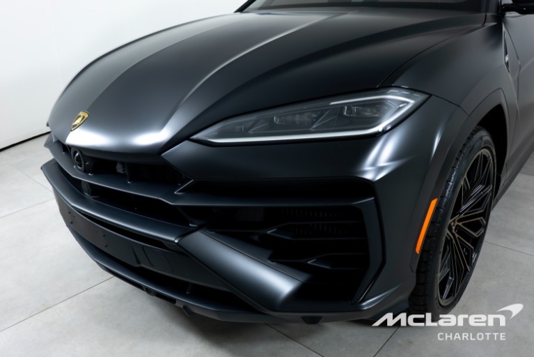 Used-2025-Lamborghini-Urus-SE