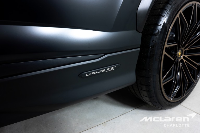 Used-2025-Lamborghini-Urus-SE