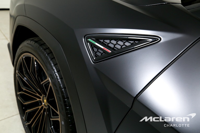 Used-2025-Lamborghini-Urus-SE