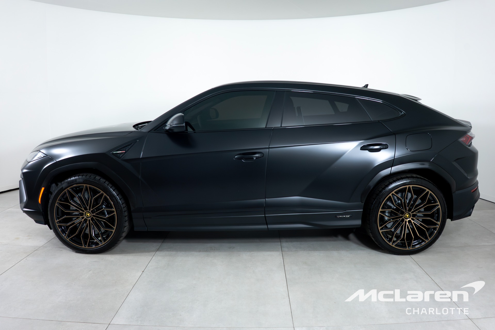 Used 2025 Lamborghini Urus SE | Charlotte, NC