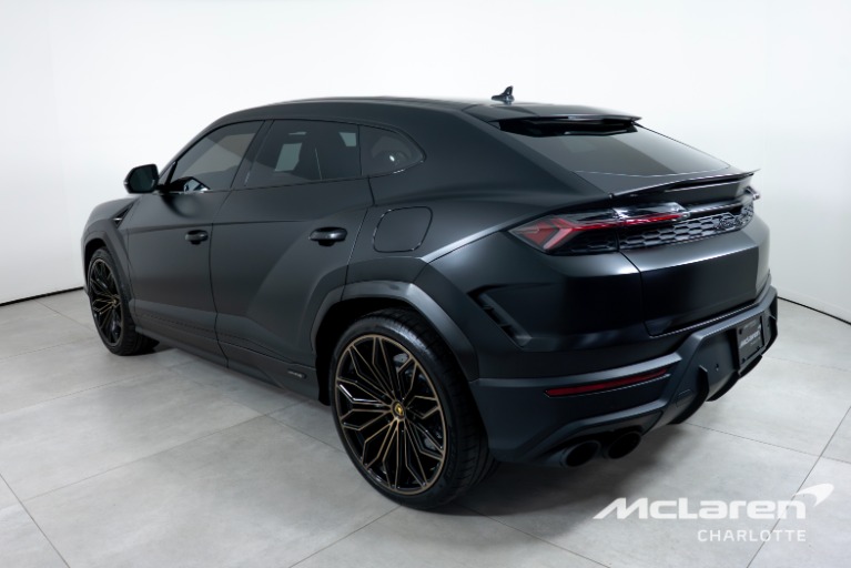 Used-2025-Lamborghini-Urus-SE