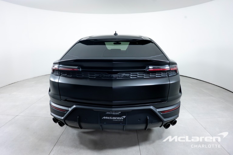 Used-2025-Lamborghini-Urus-SE