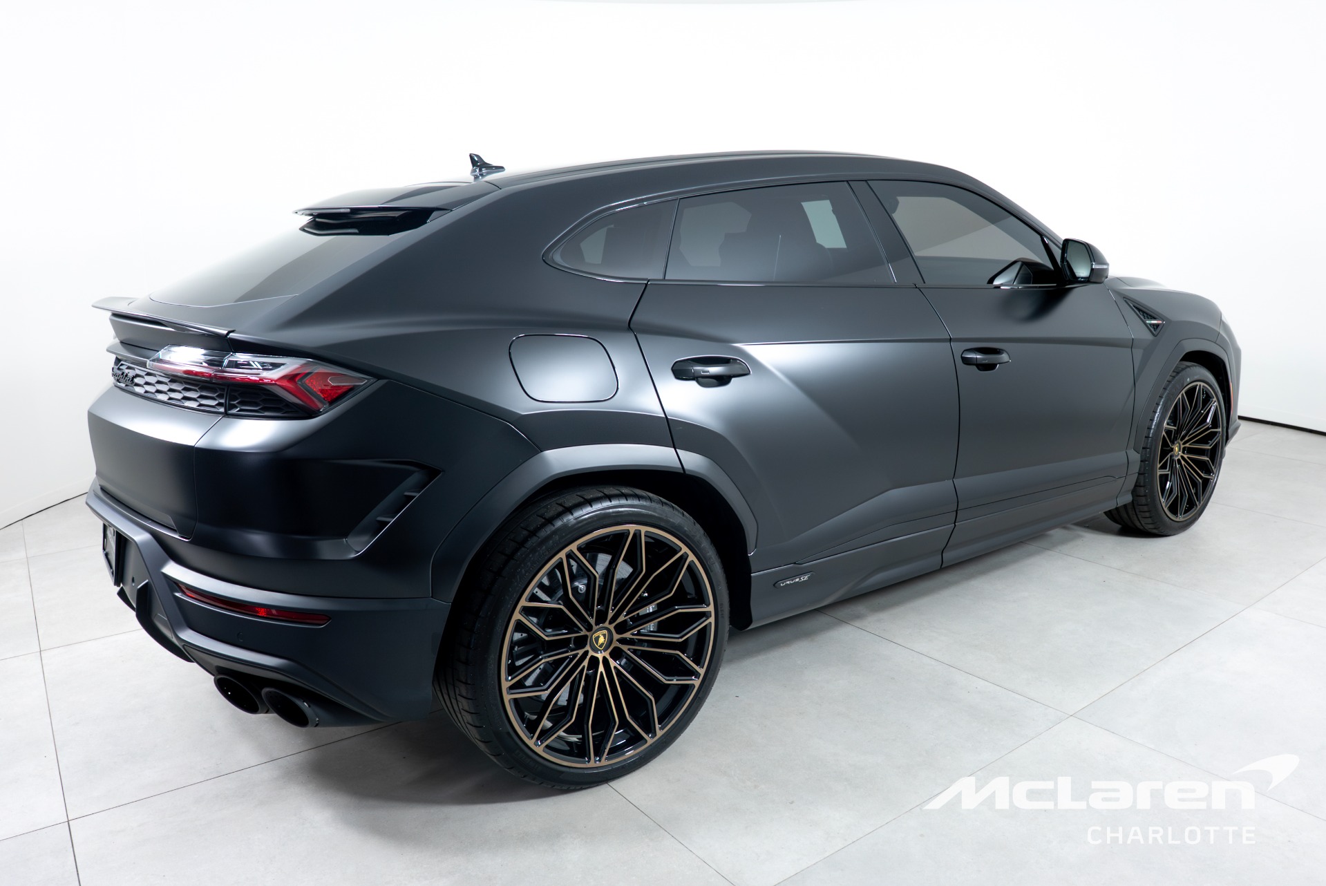 Used 2025 Lamborghini Urus SE | Charlotte, NC