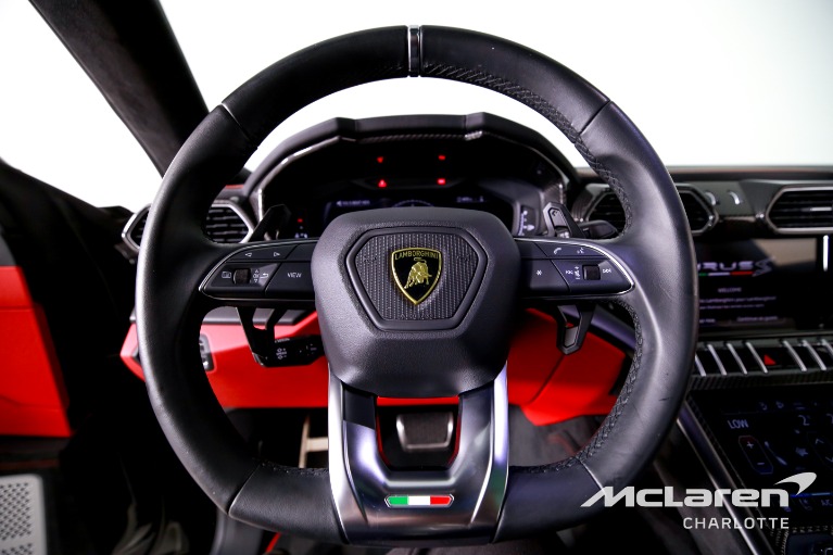 Used-2023-Lamborghini-Urus-S