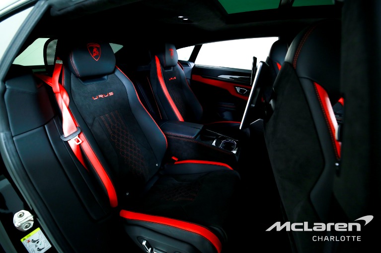 Used-2023-Lamborghini-Urus-S