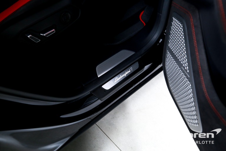 Used-2023-Lamborghini-Urus-S