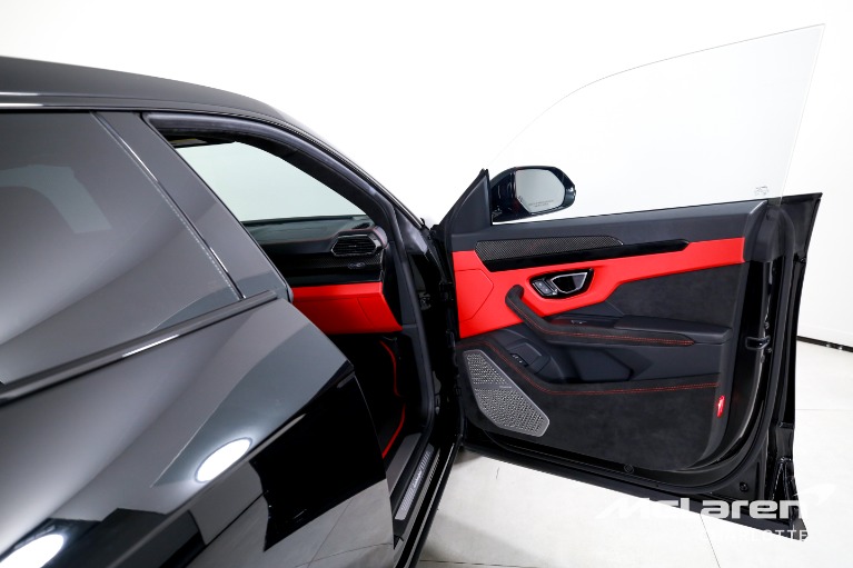 Used-2023-Lamborghini-Urus-S