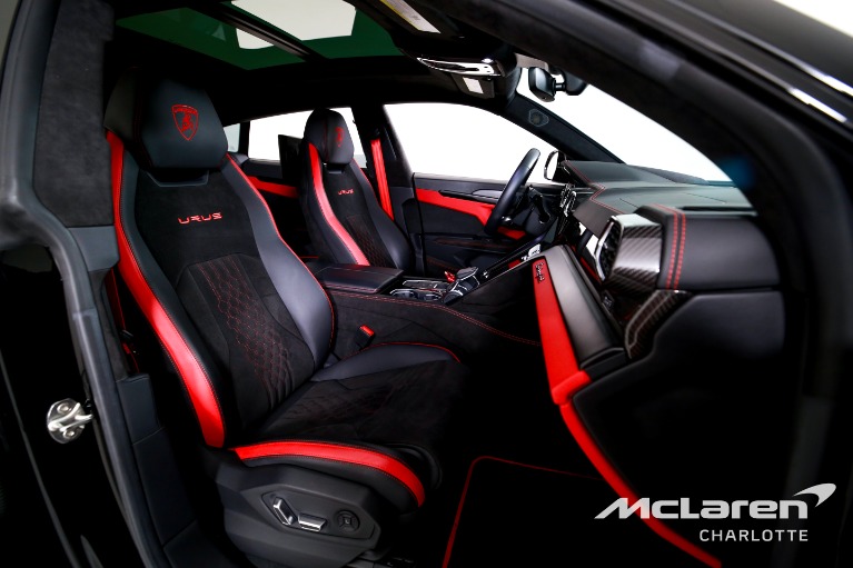 Used-2023-Lamborghini-Urus-S