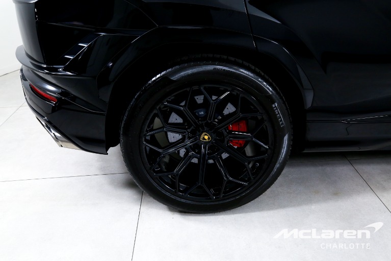 Used-2023-Lamborghini-Urus-S