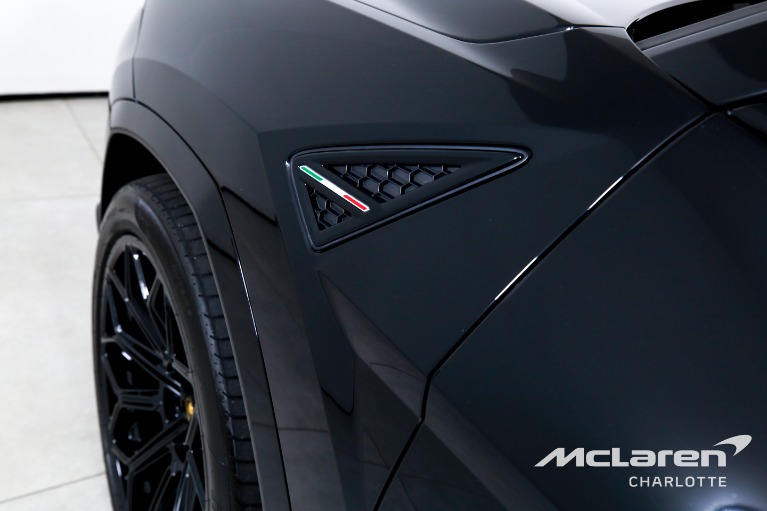 Used-2023-Lamborghini-Urus-S