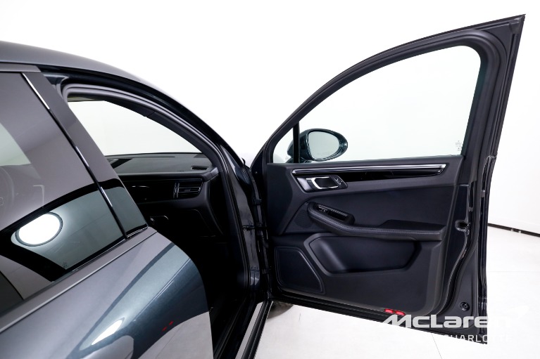 Used-2024-Porsche-Macan