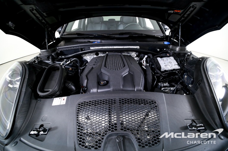 Used-2024-Porsche-Macan