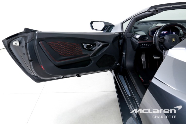 Used-2022-Lamborghini-Huracan-EVO-Spyder