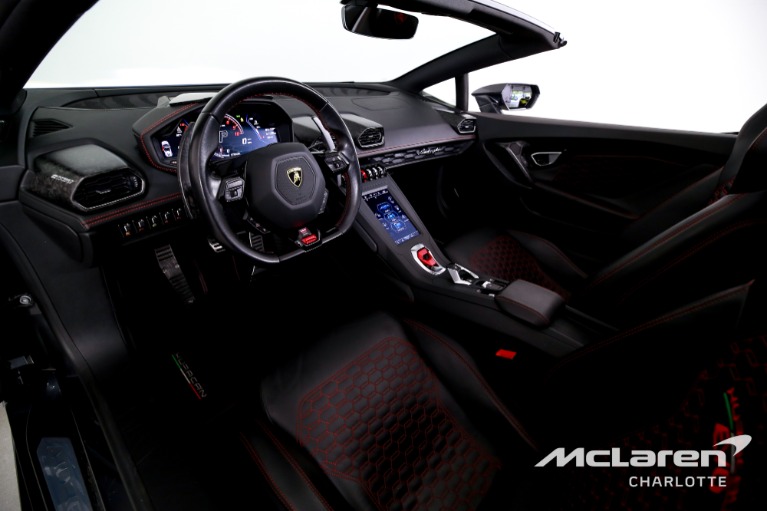 Used-2022-Lamborghini-Huracan-EVO-Spyder