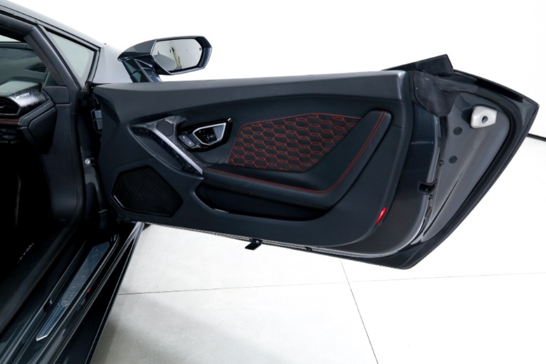 Used-2022-Lamborghini-Huracan-EVO-Spyder