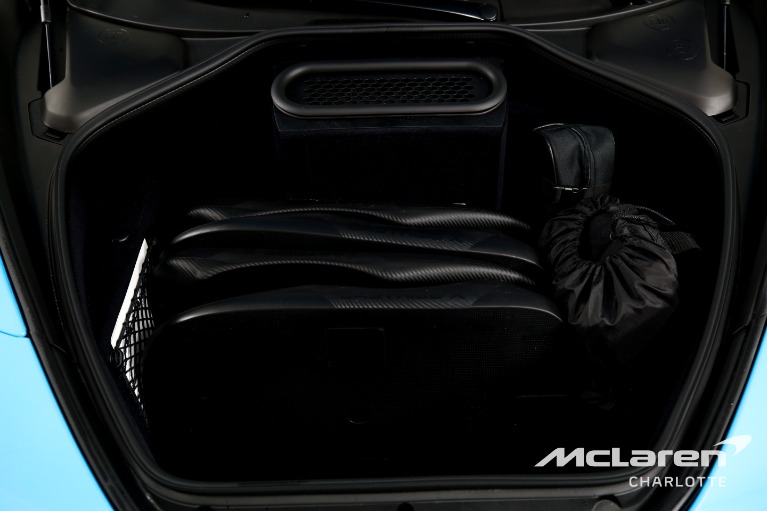 Used-2027-McLaren-750S-Spider