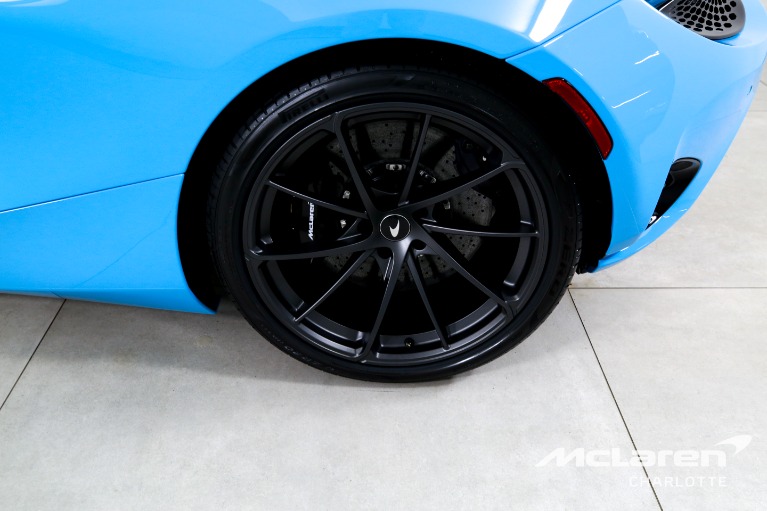 Used-2027-McLaren-750S-Spider