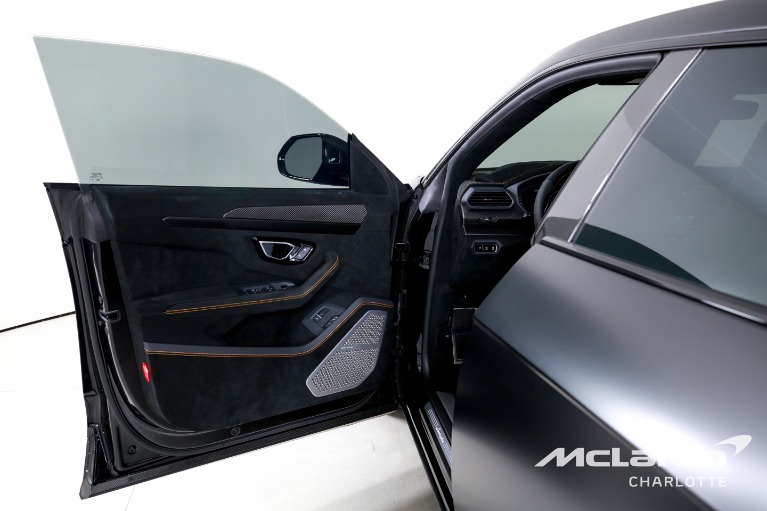 Used-2023-Lamborghini-Urus-Performante