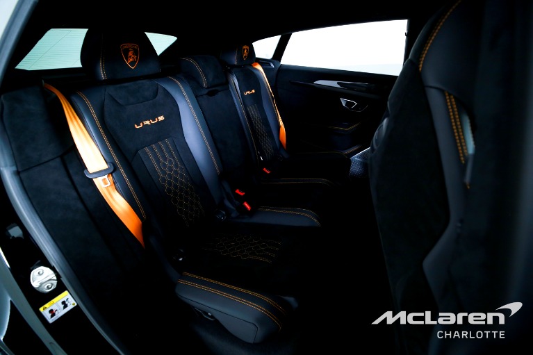 Used-2023-Lamborghini-Urus-Performante