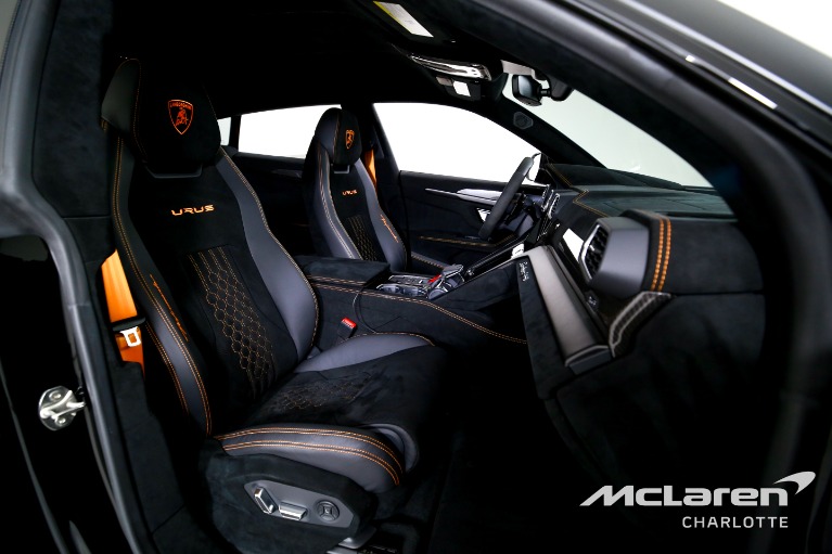 Used-2023-Lamborghini-Urus-Performante