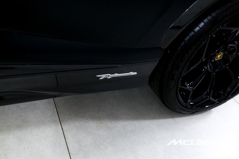 Used-2023-Lamborghini-Urus-Performante