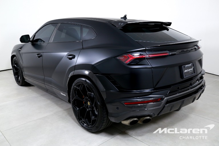 Used-2023-Lamborghini-Urus-Performante