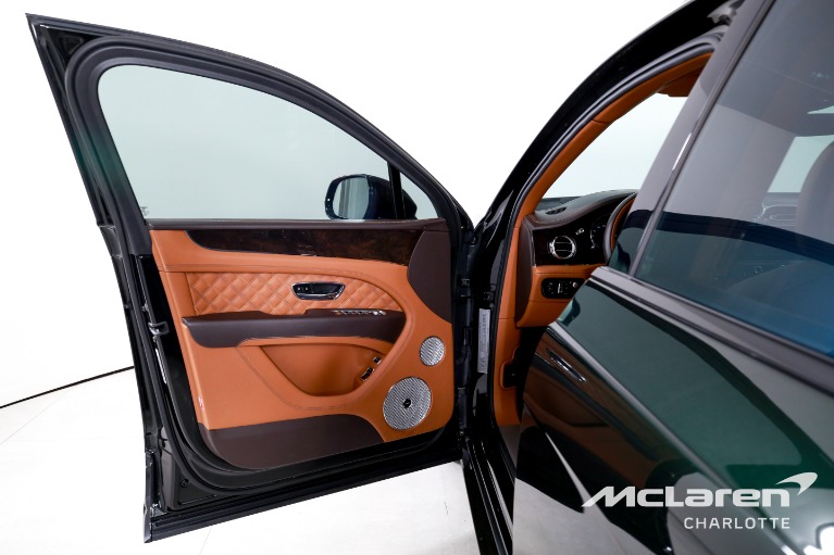 Used-2021-Bentley-Bentayga-V8