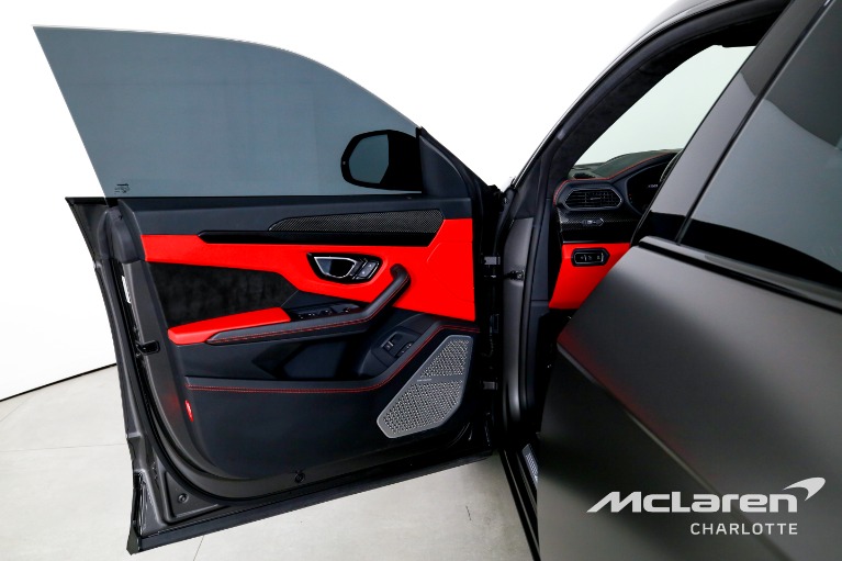 Used-2022-Lamborghini-Urus
