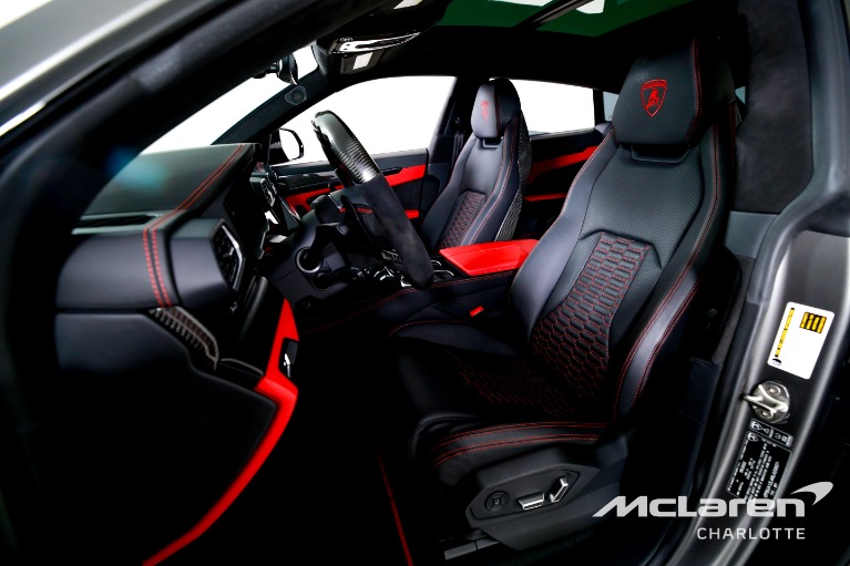 Used-2022-Lamborghini-Urus